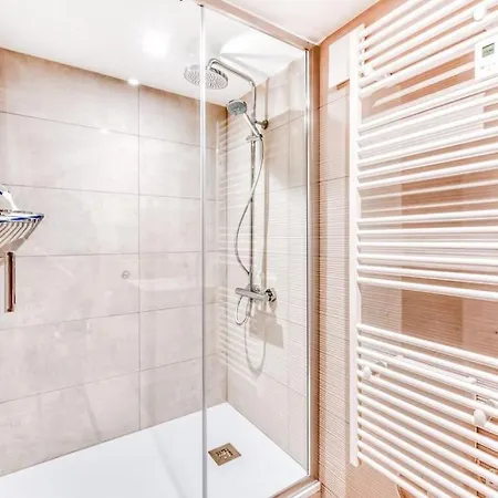 L'argoat - Warm And Cosy 6 Bedroom Chalet Chamonix