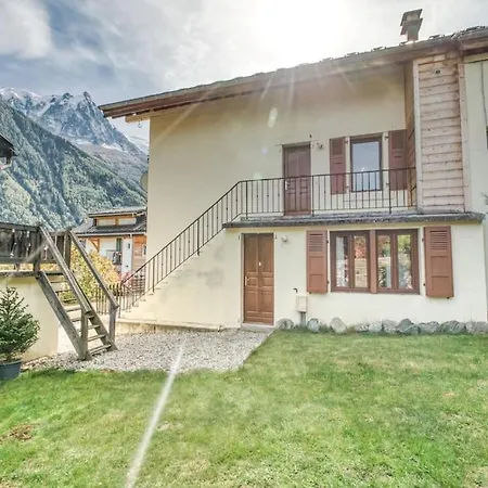 L'argoat - Warm And Cosy 6 Bedroom Chalet *