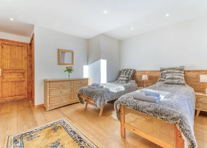 L'argoat - Warm And Cosy 6 Bedroom Chalet *