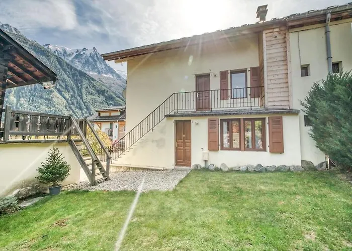 L'argoat - Warm And Cosy 6 Bedroom Chalet *